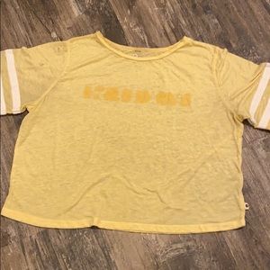 Roxy yellow shirt sleeve shirt